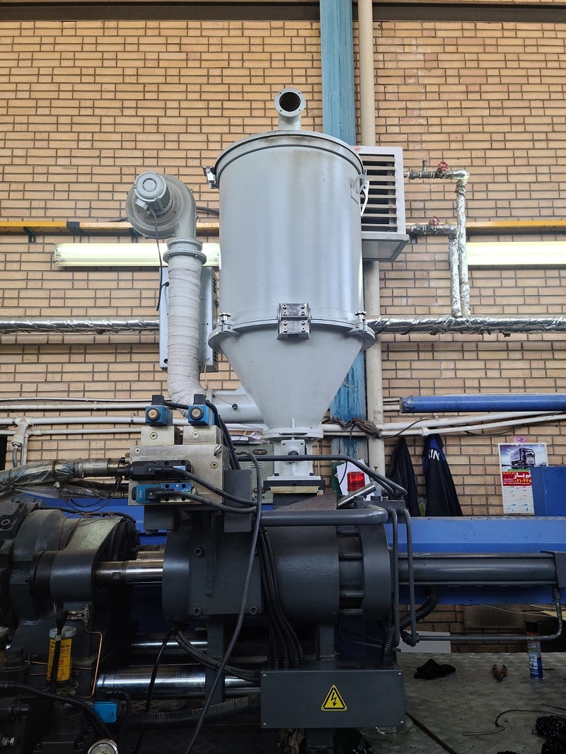 plastic injection machine