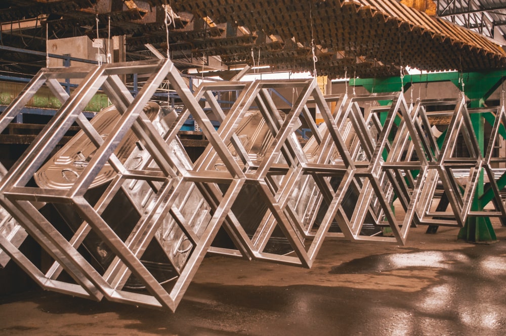 نقش تجهیزات سازی در بهبود عملکرد فرآیندهای آبکاری پلاستیک