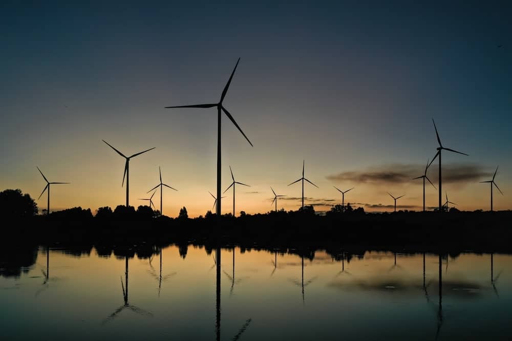 نقش آبکاری پلاستیک در صنعت انرژی‌های تجدیدپذیر