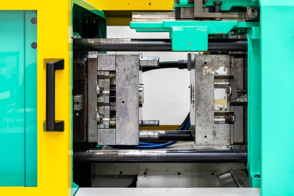 نقش طراحی پیشرفته در بهینه‌سازی فرآیند تزریق پلاستیک